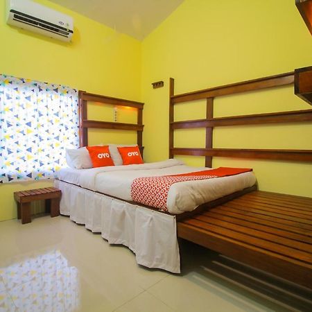 Oyo 1596 Taman Homestay Syariah Dumai Esterno foto