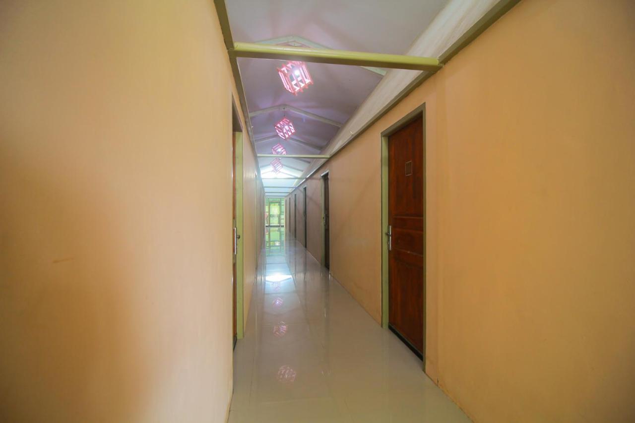 Oyo 1596 Taman Homestay Syariah Dumai Esterno foto