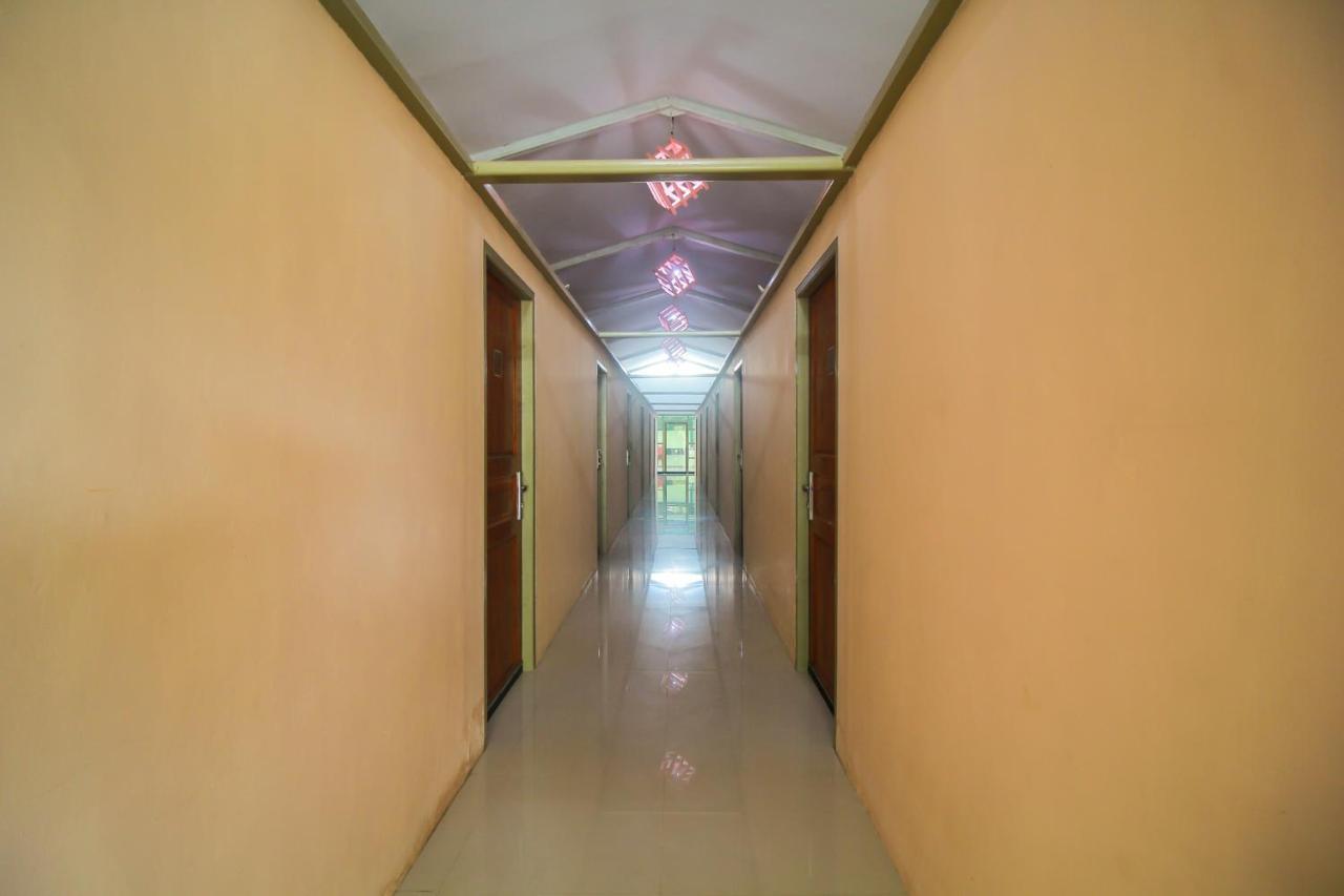 Oyo 1596 Taman Homestay Syariah Dumai Esterno foto