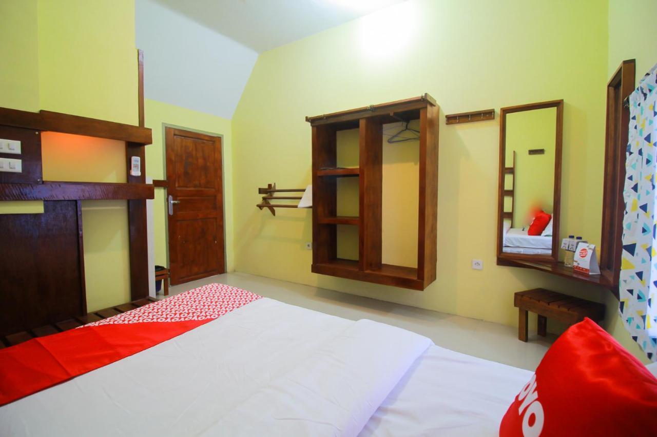 Oyo 1596 Taman Homestay Syariah Dumai Esterno foto