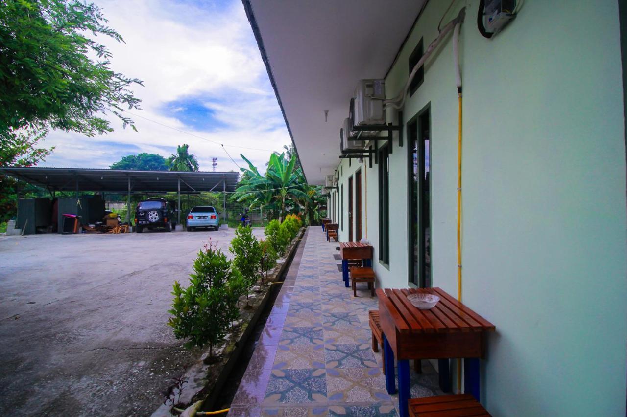 Oyo 1596 Taman Homestay Syariah Dumai Esterno foto
