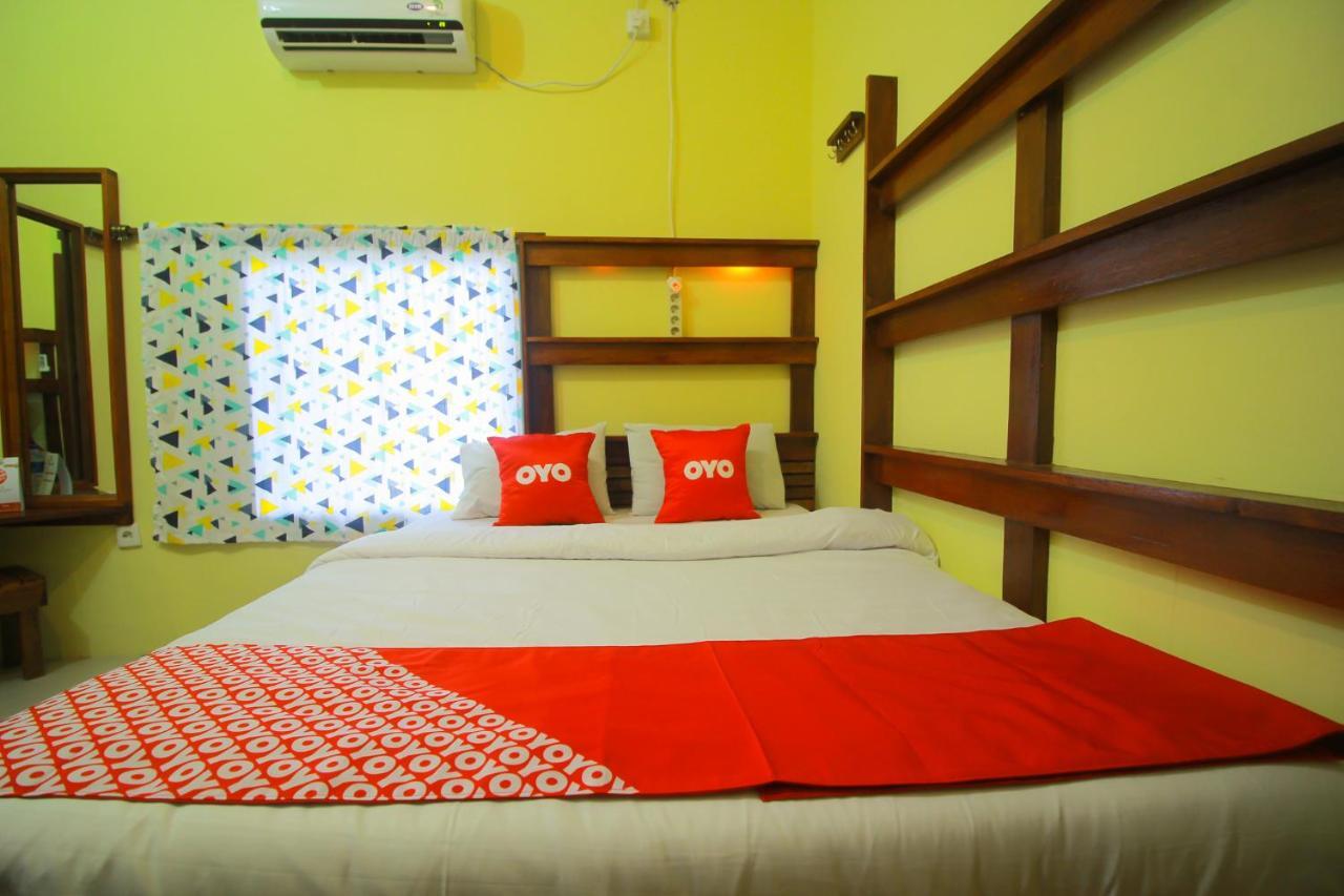 Oyo 1596 Taman Homestay Syariah Dumai Esterno foto